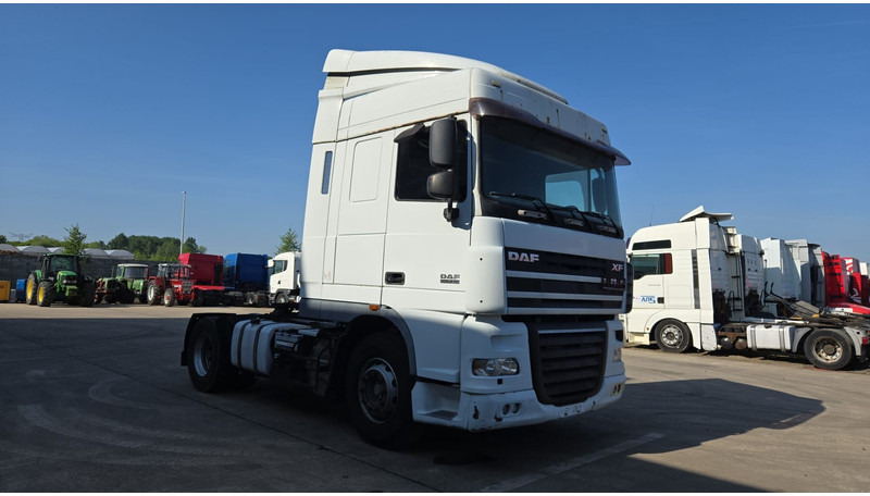 DAF XF 105.410 (BOITE MANUELLE / MANUAL GEARBOX) - Vetopöytäauto: kuva DAF XF 105.410 (BOITE MANUELLE / MANUAL GEARBOX) - Vetopöytäauto DAF XF 105.410 (BOITE MANUELLE / MANUAL GEARBOX) - Vetopöytäauto: kuva DAF XF 105.410 (BOITE MANUELLE / MANUAL GEARBOX) - Vetopöytäauto