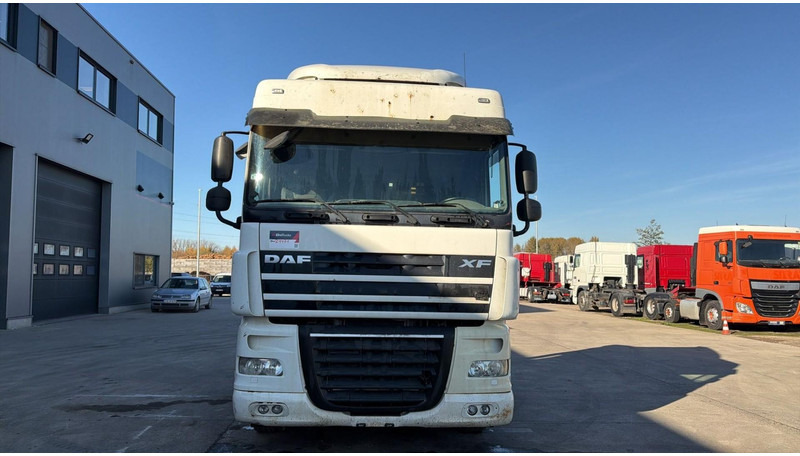 DAF XF 105.460 (BOITE MANUELLE / MANUAL GEARBOX) - Vetopöytäauto: kuva DAF XF 105.460 (BOITE MANUELLE / MANUAL GEARBOX) - Vetopöytäauto DAF XF 105.460 (BOITE MANUELLE / MANUAL GEARBOX) - Vetopöytäauto: kuva DAF XF 105.460 (BOITE MANUELLE / MANUAL GEARBOX) - Vetopöytäauto