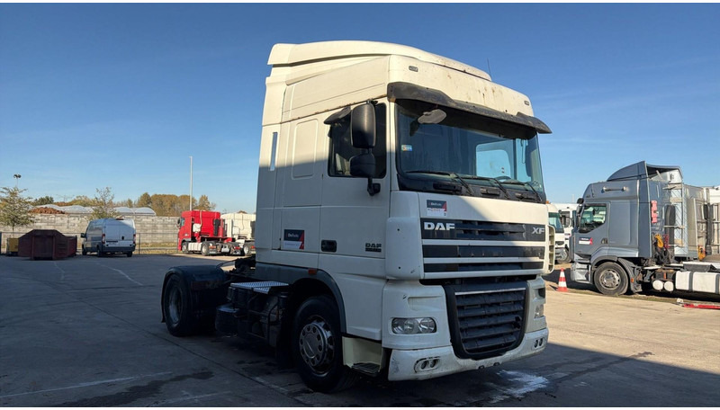 DAF XF 105.460 (BOITE MANUELLE / MANUAL GEARBOX) - Vetopöytäauto: kuva DAF XF 105.460 (BOITE MANUELLE / MANUAL GEARBOX) - Vetopöytäauto DAF XF 105.460 (BOITE MANUELLE / MANUAL GEARBOX) - Vetopöytäauto: kuva DAF XF 105.460 (BOITE MANUELLE / MANUAL GEARBOX) - Vetopöytäauto