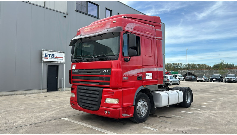 Vetopöytäauto DAF XF 105.460 Space Cab (MANUAL GEARBOX / BOITE MANUELLE / PERFECT): kuva Vetopöytäauto DAF XF 105.460 Space Cab (MANUAL GEARBOX / BOITE MANUELLE / PERFECT)