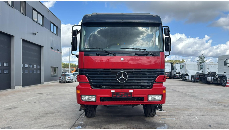 Mercedes-Benz Actros 1840 (4X4 / LAMES / GRANT PONT / PARFAIT ETAT / MP1 / V6 / ALLRAD) - Vetopöytäauto: kuva Mercedes-Benz Actros 1840 (4X4 / LAMES / GRANT PONT / PARFAIT ETAT / MP1 / V6 / ALLRAD) - Vetopöytäauto Mercedes-Benz Actros 1840 (4X4 / LAMES / GRANT PONT / PARFAIT ETAT / MP1 / V6 / ALLRAD) - Vetopöytäauto: kuva Mercedes-Benz Actros 1840 (4X4 / LAMES / GRANT PONT / PARFAIT ETAT / MP1 / V6 / ALLRAD) - Vetopöytäauto