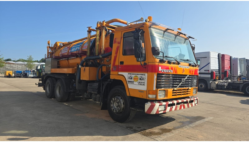 Volvo FL 10 - 320 (10500L + 1500L / 10 TYRES FULL STEEL / HIGH PRESSURE + VACUUM / POMPE MANUELLE / MANUAL PUMP) - Puhtaanpitoauto: kuva Volvo FL 10 - 320 (10500L + 1500L / 10 TYRES FULL STEEL / HIGH PRESSURE + VACUUM / POMPE MANUELLE / MANUAL PUMP) - Puhtaanpitoauto Volvo FL 10 - 320 (10500L + 1500L / 10 TYRES FULL STEEL / HIGH PRESSURE + VACUUM / POMPE MANUELLE / MANUAL PUMP) - Puhtaanpitoauto: kuva Volvo FL 10 - 320 (10500L + 1500L / 10 TYRES FULL STEEL / HIGH PRESSURE + VACUUM / POMPE MANUELLE / MANUAL PUMP) - Puhtaanpitoauto