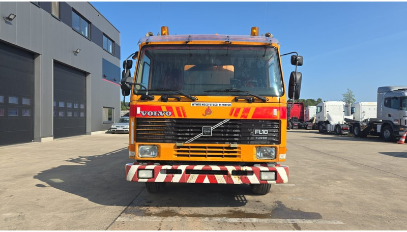 Volvo FL 10 - 320 (10500L + 1500L / 10 TYRES FULL STEEL / HIGH PRESSURE + VACUUM / POMPE MANUELLE / MANUAL PUMP) - Puhtaanpitoauto: kuva Volvo FL 10 - 320 (10500L + 1500L / 10 TYRES FULL STEEL / HIGH PRESSURE + VACUUM / POMPE MANUELLE / MANUAL PUMP) - Puhtaanpitoauto Volvo FL 10 - 320 (10500L + 1500L / 10 TYRES FULL STEEL / HIGH PRESSURE + VACUUM / POMPE MANUELLE / MANUAL PUMP) - Puhtaanpitoauto: kuva Volvo FL 10 - 320 (10500L + 1500L / 10 TYRES FULL STEEL / HIGH PRESSURE + VACUUM / POMPE MANUELLE / MANUAL PUMP) - Puhtaanpitoauto