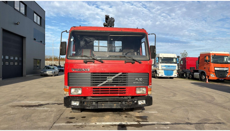 Volvo FL 10 - 320 (MANUAL PUMP / STEEL SUSP. / CRANE / LAMES / POMPE MANUELLE) - Lava-kuorma-auto, Nosturiauto: kuva Volvo FL 10 - 320 (MANUAL PUMP / STEEL SUSP. / CRANE / LAMES / POMPE MANUELLE) - Lava-kuorma-auto, Nosturiauto Volvo FL 10 - 320 (MANUAL PUMP / STEEL SUSP. / CRANE / LAMES / POMPE MANUELLE) - Lava-kuorma-auto, Nosturiauto: kuva Volvo FL 10 - 320 (MANUAL PUMP / STEEL SUSP. / CRANE / LAMES / POMPE MANUELLE) - Lava-kuorma-auto, Nosturiauto