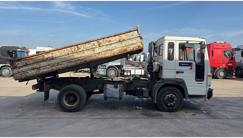 Volvo FL 6 - 8 (MANUAL PUMP / POMPE MANUELLE) - Kippiauto kuorma-auto: kuva Volvo FL 6 - 8 (MANUAL PUMP / POMPE MANUELLE) - Kippiauto kuorma-auto Volvo FL 6 - 8 (MANUAL PUMP / POMPE MANUELLE) - Kippiauto kuorma-auto: kuva Volvo FL 6 - 8 (MANUAL PUMP / POMPE MANUELLE) - Kippiauto kuorma-auto