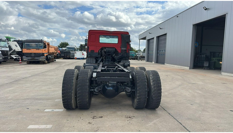 Volvo FL 7 - 260 (6X4 / LAMES / POMPE MANUELLE / MANUAL PUMP / STEEL SUSP.) - Kuorma-auto alusta: kuva Volvo FL 7 - 260 (6X4 / LAMES / POMPE MANUELLE / MANUAL PUMP / STEEL SUSP.) - Kuorma-auto alusta Volvo FL 7 - 260 (6X4 / LAMES / POMPE MANUELLE / MANUAL PUMP / STEEL SUSP.) - Kuorma-auto alusta: kuva Volvo FL 7 - 260 (6X4 / LAMES / POMPE MANUELLE / MANUAL PUMP / STEEL SUSP.) - Kuorma-auto alusta