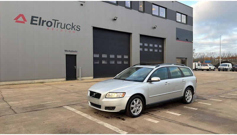 Volvo V50 (BELGIAN CAR / AIRCO / AUTOMATIC GEARBOX / EURO 5) - Henkilöauto: kuva Volvo V50 (BELGIAN CAR / AIRCO / AUTOMATIC GEARBOX / EURO 5) - Henkilöauto Volvo V50 (BELGIAN CAR / AIRCO / AUTOMATIC GEARBOX / EURO 5) - Henkilöauto: kuva Volvo V50 (BELGIAN CAR / AIRCO / AUTOMATIC GEARBOX / EURO 5) - Henkilöauto