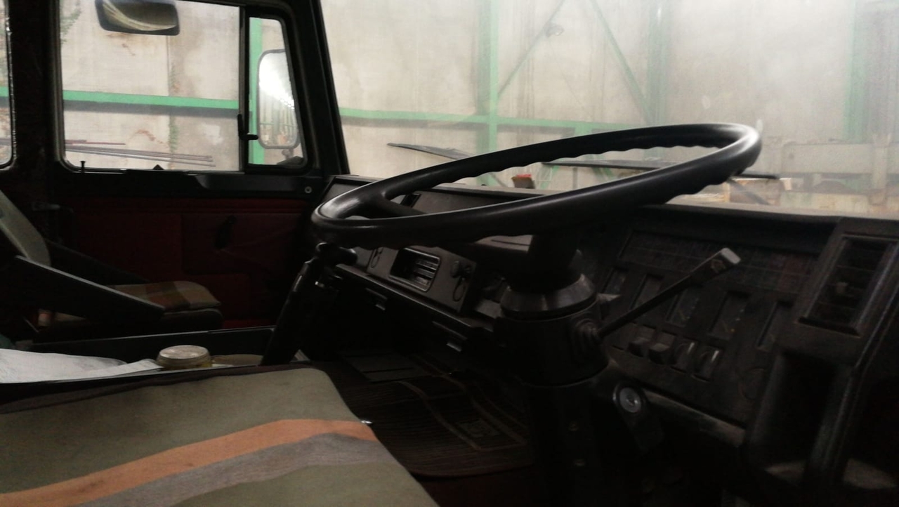 Iveco 190.26 RHD - Lava-kuorma-auto: kuva Iveco 190.26 RHD - Lava-kuorma-auto Iveco 190.26 RHD - Lava-kuorma-auto: kuva Iveco 190.26 RHD - Lava-kuorma-auto
