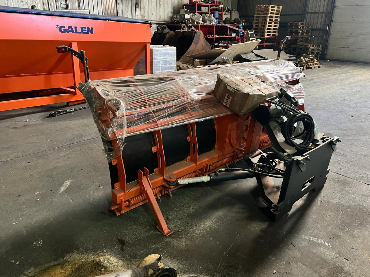 GALEN Snow Blade for Trucks - Lumiaura - Kuorma-auto: kuva GALEN Snow Blade for Trucks - Lumiaura - Kuorma-auto GALEN Snow Blade for Trucks - Lumiaura - Kuorma-auto: kuva GALEN Snow Blade for Trucks - Lumiaura - Kuorma-auto