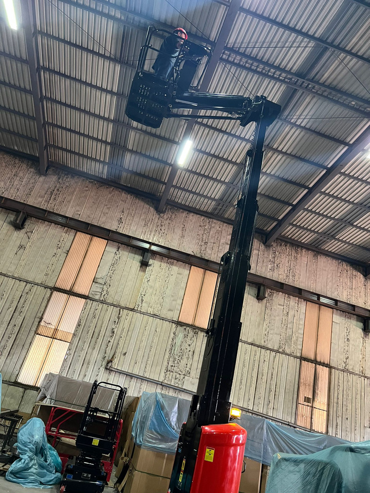 GALEN Vertical Mast Lift with Jib - Pystymastonostin: kuva GALEN Vertical Mast Lift with Jib - Pystymastonostin GALEN Vertical Mast Lift with Jib - Pystymastonostin: kuva GALEN Vertical Mast Lift with Jib - Pystymastonostin