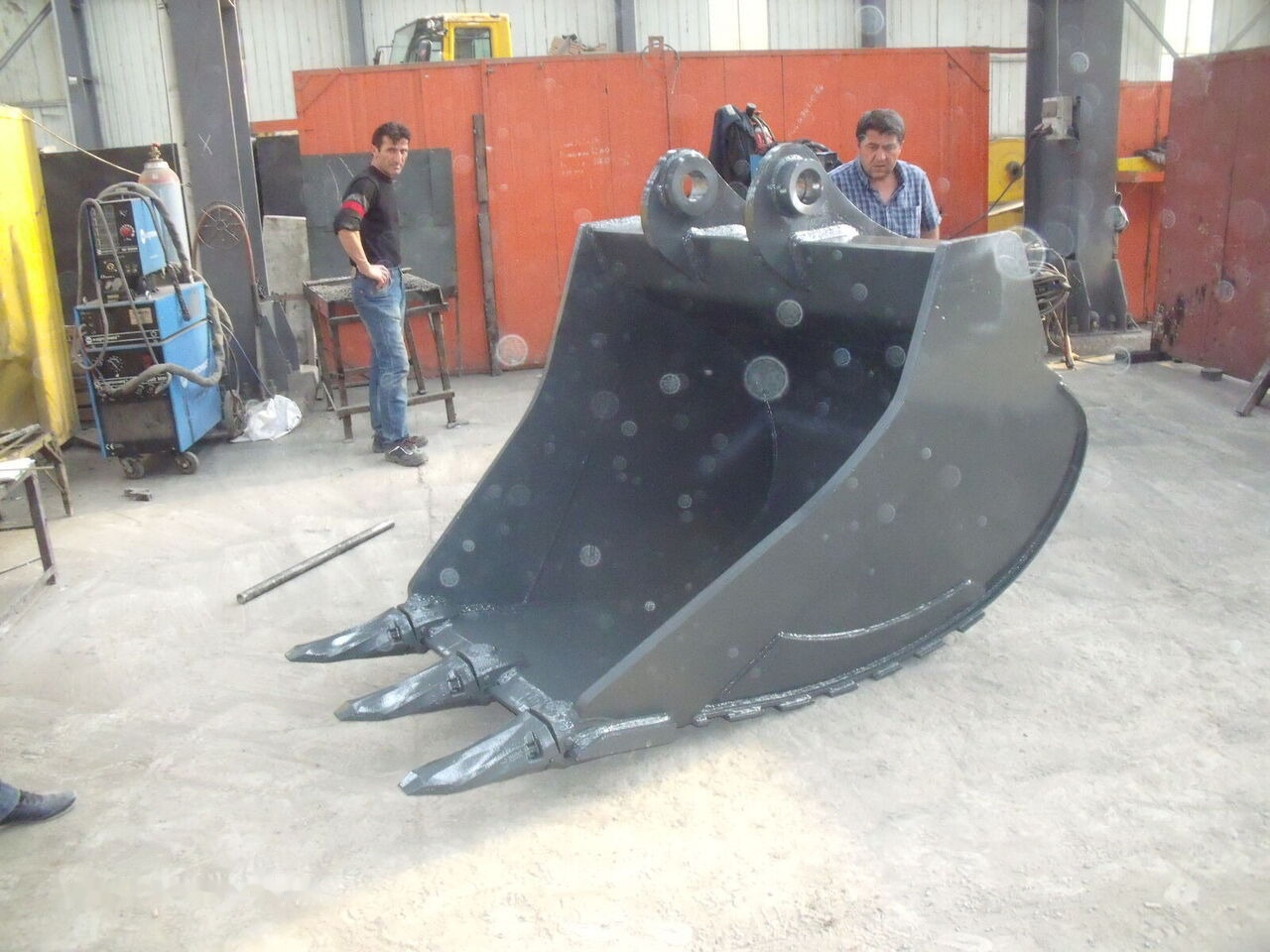 Galen TRAPEZOID BUCKET (V Ditch Bucket) - Kaivinkoneen kauha: kuva Galen TRAPEZOID BUCKET (V Ditch Bucket) - Kaivinkoneen kauha Galen TRAPEZOID BUCKET (V Ditch Bucket) - Kaivinkoneen kauha: kuva Galen TRAPEZOID BUCKET (V Ditch Bucket) - Kaivinkoneen kauha