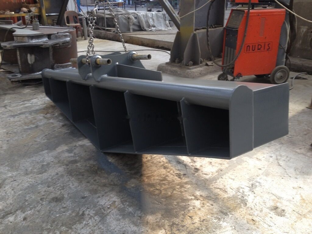 Galen TRAPEZOID BUCKET (V Ditch Bucket) - Kaivinkoneen kauha: kuva Galen TRAPEZOID BUCKET (V Ditch Bucket) - Kaivinkoneen kauha Galen TRAPEZOID BUCKET (V Ditch Bucket) - Kaivinkoneen kauha: kuva Galen TRAPEZOID BUCKET (V Ditch Bucket) - Kaivinkoneen kauha