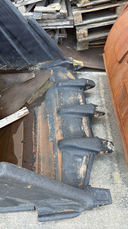 HITACHI ZX520/530 Cheap Second Hand Bucket - Kaivinkoneen kauha: kuva HITACHI ZX520/530 Cheap Second Hand Bucket - Kaivinkoneen kauha HITACHI ZX520/530 Cheap Second Hand Bucket - Kaivinkoneen kauha: kuva HITACHI ZX520/530 Cheap Second Hand Bucket - Kaivinkoneen kauha