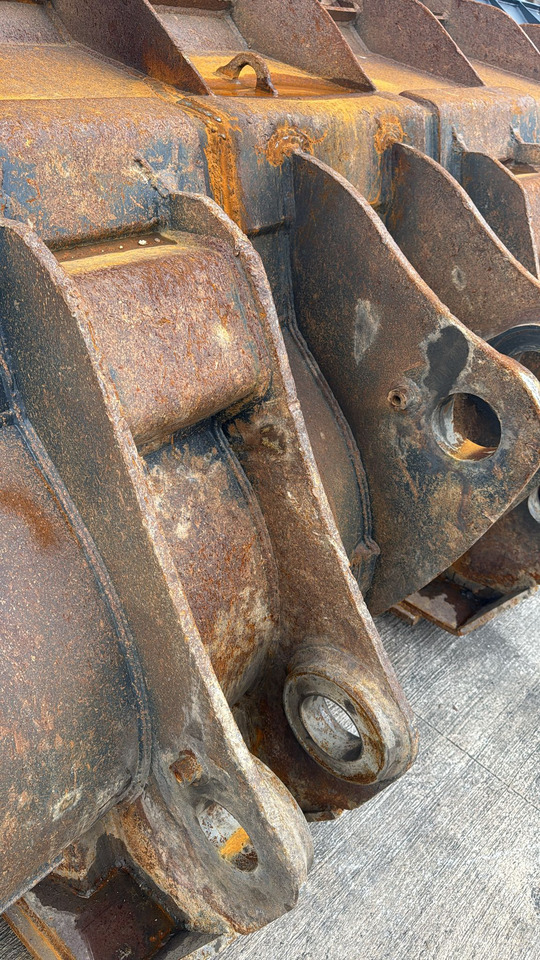 KOMATSU WA500 Loading Bucket - Kuormaajan kauha: kuva KOMATSU WA500 Loading Bucket - Kuormaajan kauha KOMATSU WA500 Loading Bucket - Kuormaajan kauha: kuva KOMATSU WA500 Loading Bucket - Kuormaajan kauha