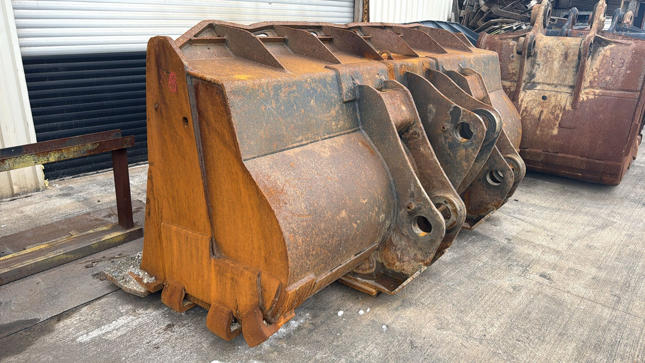 KOMATSU WA500 Loading Bucket - Kuormaajan kauha: kuva KOMATSU WA500 Loading Bucket - Kuormaajan kauha KOMATSU WA500 Loading Bucket - Kuormaajan kauha: kuva KOMATSU WA500 Loading Bucket - Kuormaajan kauha