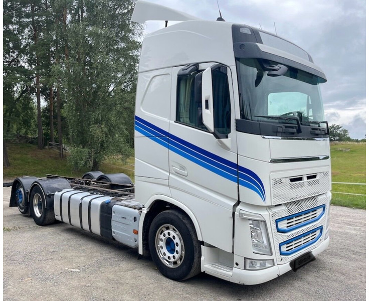 Volvo FH500 - Kuorma-auto alusta: kuva Volvo FH500 - Kuorma-auto alusta Volvo FH500 - Kuorma-auto alusta: kuva Volvo FH500 - Kuorma-auto alusta