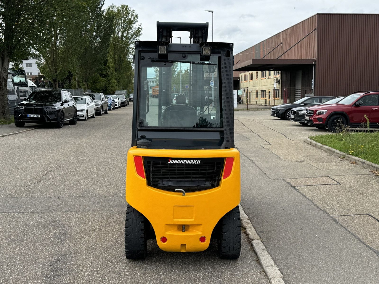 Dieseltrukki Jungheinrich DFG 430s 600DZ 3t Triplex 6m Zinkenverst. Seiten: kuva Dieseltrukki Jungheinrich DFG 430s 600DZ 3t Triplex 6m Zinkenverst. Seiten Dieseltrukki Jungheinrich DFG 430s 600DZ 3t Triplex 6m Zinkenverst. Seiten: kuva Dieseltrukki Jungheinrich DFG 430s 600DZ 3t Triplex 6m Zinkenverst. Seiten