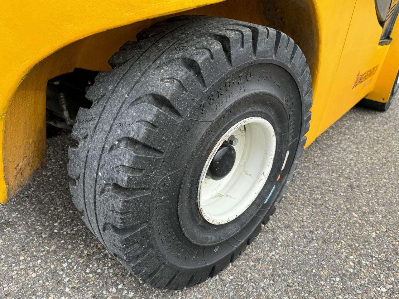 Dieseltrukki Jungheinrich DFG 430s 600DZ 3t Triplex 6m Zinkenverst. Seiten: kuva Dieseltrukki Jungheinrich DFG 430s 600DZ 3t Triplex 6m Zinkenverst. Seiten Dieseltrukki Jungheinrich DFG 430s 600DZ 3t Triplex 6m Zinkenverst. Seiten: kuva Dieseltrukki Jungheinrich DFG 430s 600DZ 3t Triplex 6m Zinkenverst. Seiten