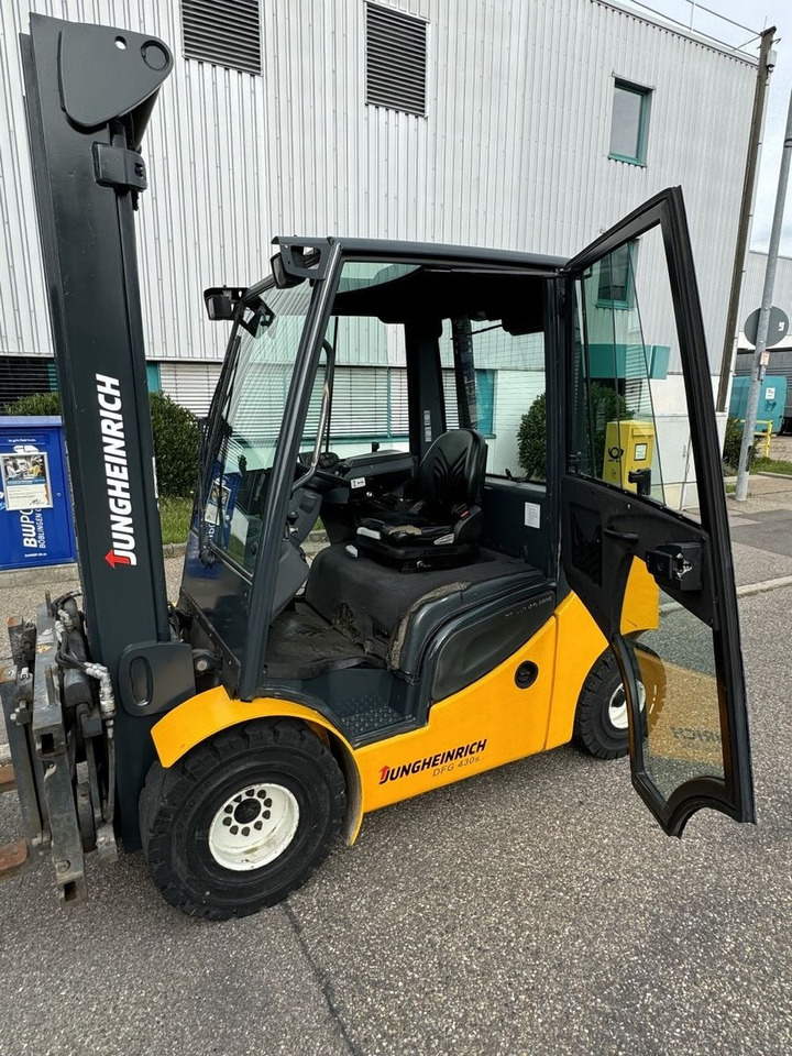 Dieseltrukki Jungheinrich DFG 430s 600DZ 3t Triplex 6m Zinkenverst. Seiten: kuva Dieseltrukki Jungheinrich DFG 430s 600DZ 3t Triplex 6m Zinkenverst. Seiten Dieseltrukki Jungheinrich DFG 430s 600DZ 3t Triplex 6m Zinkenverst. Seiten: kuva Dieseltrukki Jungheinrich DFG 430s 600DZ 3t Triplex 6m Zinkenverst. Seiten