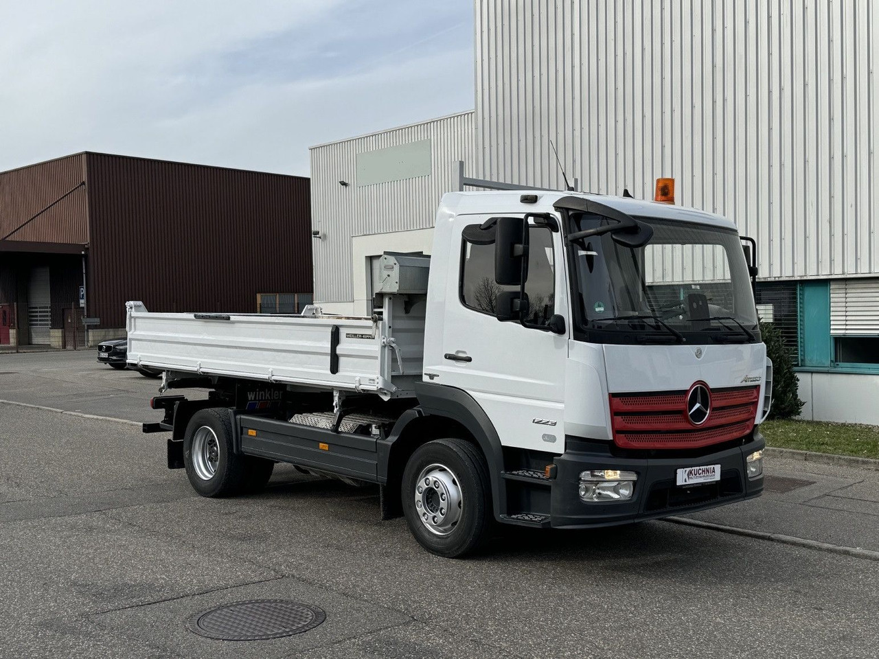 Mercedes-Benz Atego 1223 K Dreiseitenkipper 2xAHK 3-Sitze E6 - Kippiauto kuorma-auto: kuva Mercedes-Benz Atego 1223 K Dreiseitenkipper 2xAHK 3-Sitze E6 - Kippiauto kuorma-auto Mercedes-Benz Atego 1223 K Dreiseitenkipper 2xAHK 3-Sitze E6 - Kippiauto kuorma-auto: kuva Mercedes-Benz Atego 1223 K Dreiseitenkipper 2xAHK 3-Sitze E6 - Kippiauto kuorma-auto