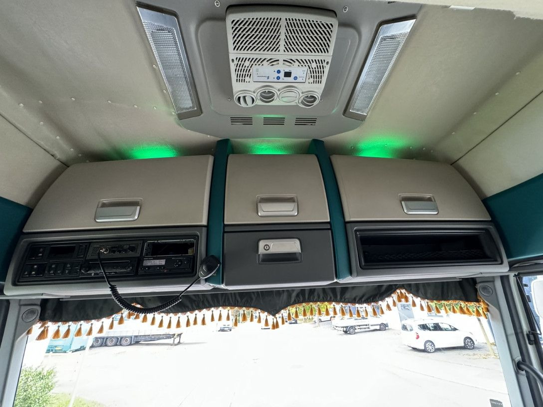 Leasing  Renault T520 HIGHCAB Comfort 2-Tanks Retarder Airbrush Renault T520 HIGHCAB Comfort 2-Tanks Retarder Airbrush: kuva Leasing  Renault T520 HIGHCAB Comfort 2-Tanks Retarder Airbrush Renault T520 HIGHCAB Comfort 2-Tanks Retarder Airbrush