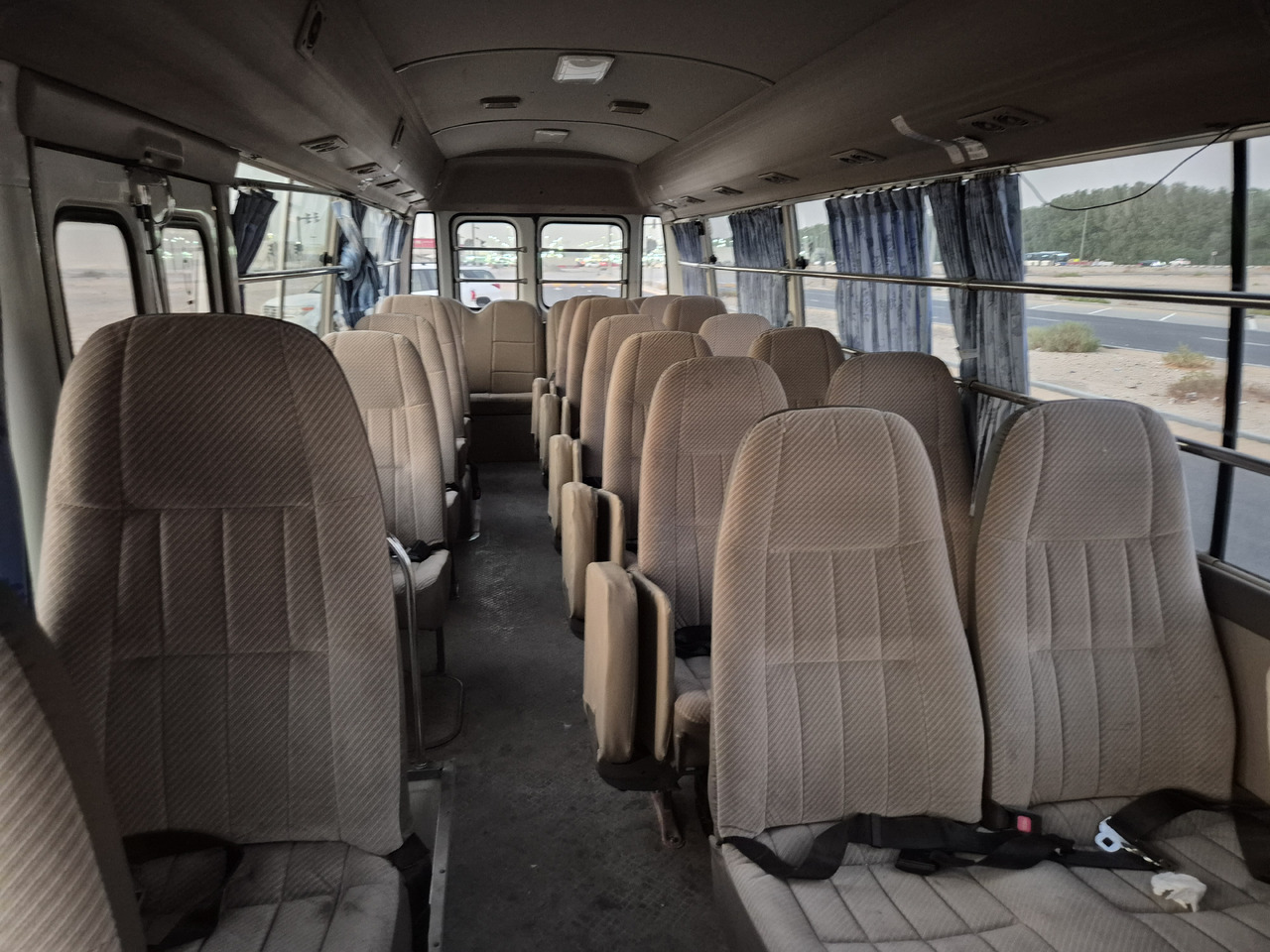 Toyota Coaster ... 30 places - climatisé - Minibussi, Pikkubussi: kuva Toyota Coaster ... 30 places - climatisé - Minibussi, Pikkubussi Toyota Coaster ... 30 places - climatisé - Minibussi, Pikkubussi: kuva Toyota Coaster ... 30 places - climatisé - Minibussi, Pikkubussi