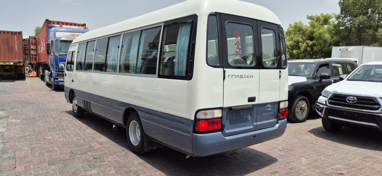 Toyota Coaster ... 30 places - climatisé - Minibussi, Pikkubussi: kuva Toyota Coaster ... 30 places - climatisé - Minibussi, Pikkubussi Toyota Coaster ... 30 places - climatisé - Minibussi, Pikkubussi: kuva Toyota Coaster ... 30 places - climatisé - Minibussi, Pikkubussi