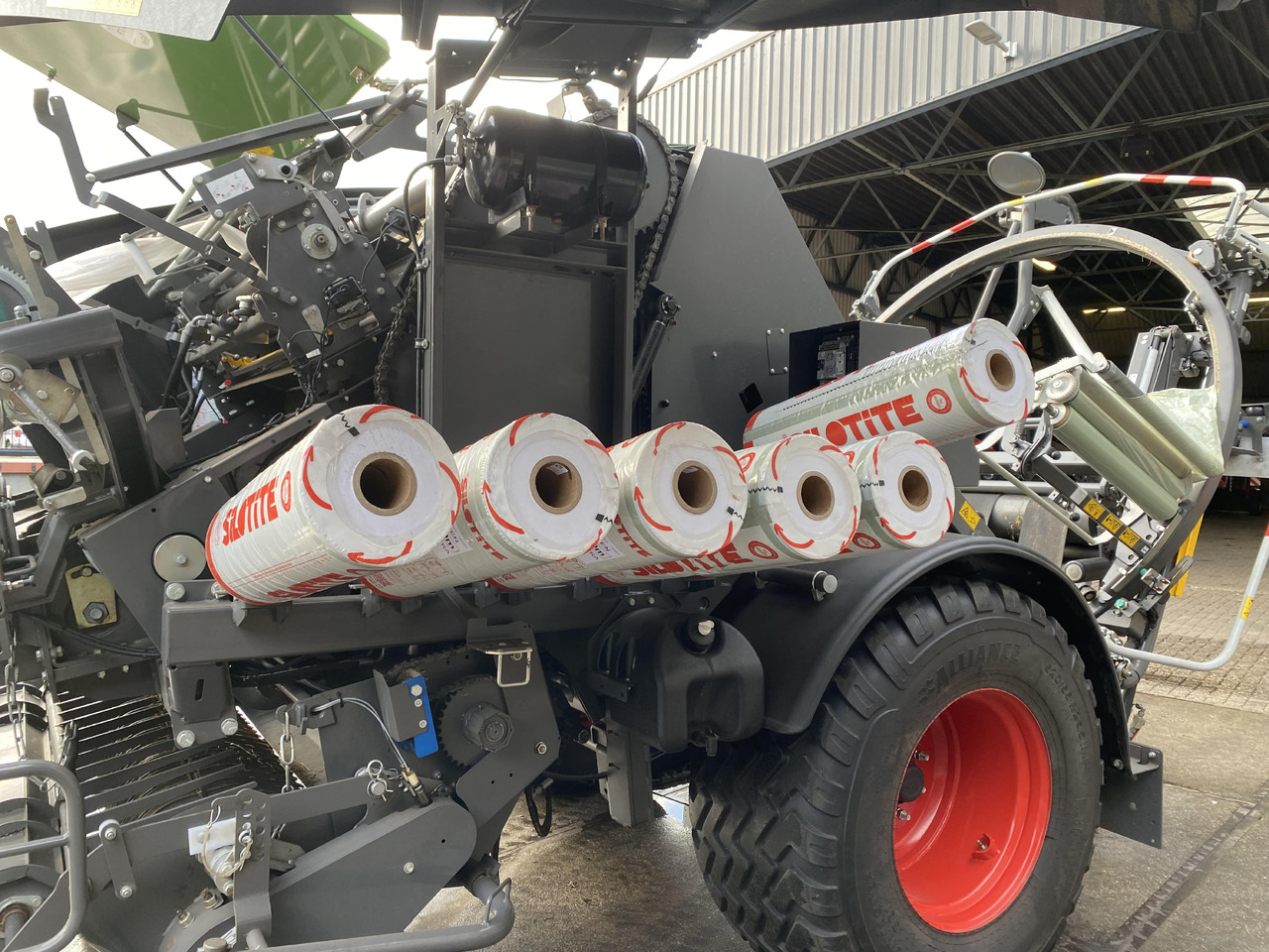 FENDT Rotana 130F Combi - Käärijä: kuva FENDT Rotana 130F Combi - Käärijä FENDT Rotana 130F Combi - Käärijä: kuva FENDT Rotana 130F Combi - Käärijä