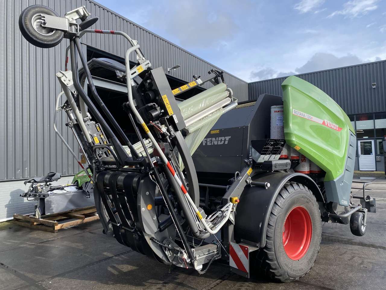 FENDT Rotana 130F Combi - Käärijä: kuva FENDT Rotana 130F Combi - Käärijä FENDT Rotana 130F Combi - Käärijä: kuva FENDT Rotana 130F Combi - Käärijä