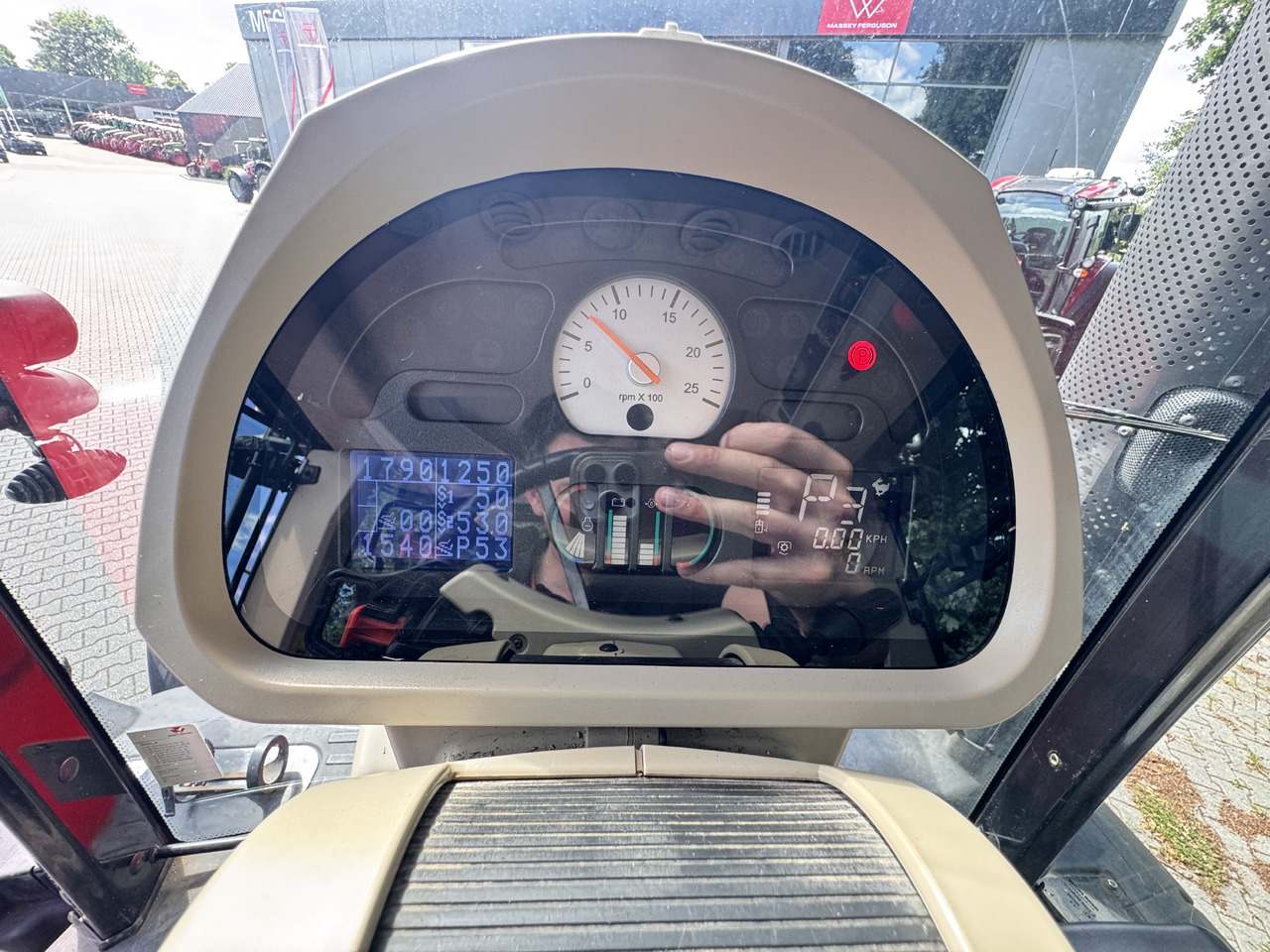 Leasing MASSEY FERGUSON 8670 Dyna-VT MASSEY FERGUSON 8670 Dyna-VT: kuva Leasing MASSEY FERGUSON 8670 Dyna-VT MASSEY FERGUSON 8670 Dyna-VT