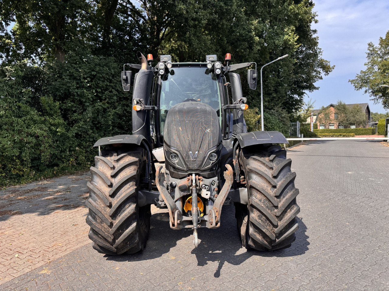 VALTRA T214 Direct - Traktori: kuva VALTRA T214 Direct - Traktori VALTRA T214 Direct - Traktori: kuva VALTRA T214 Direct - Traktori