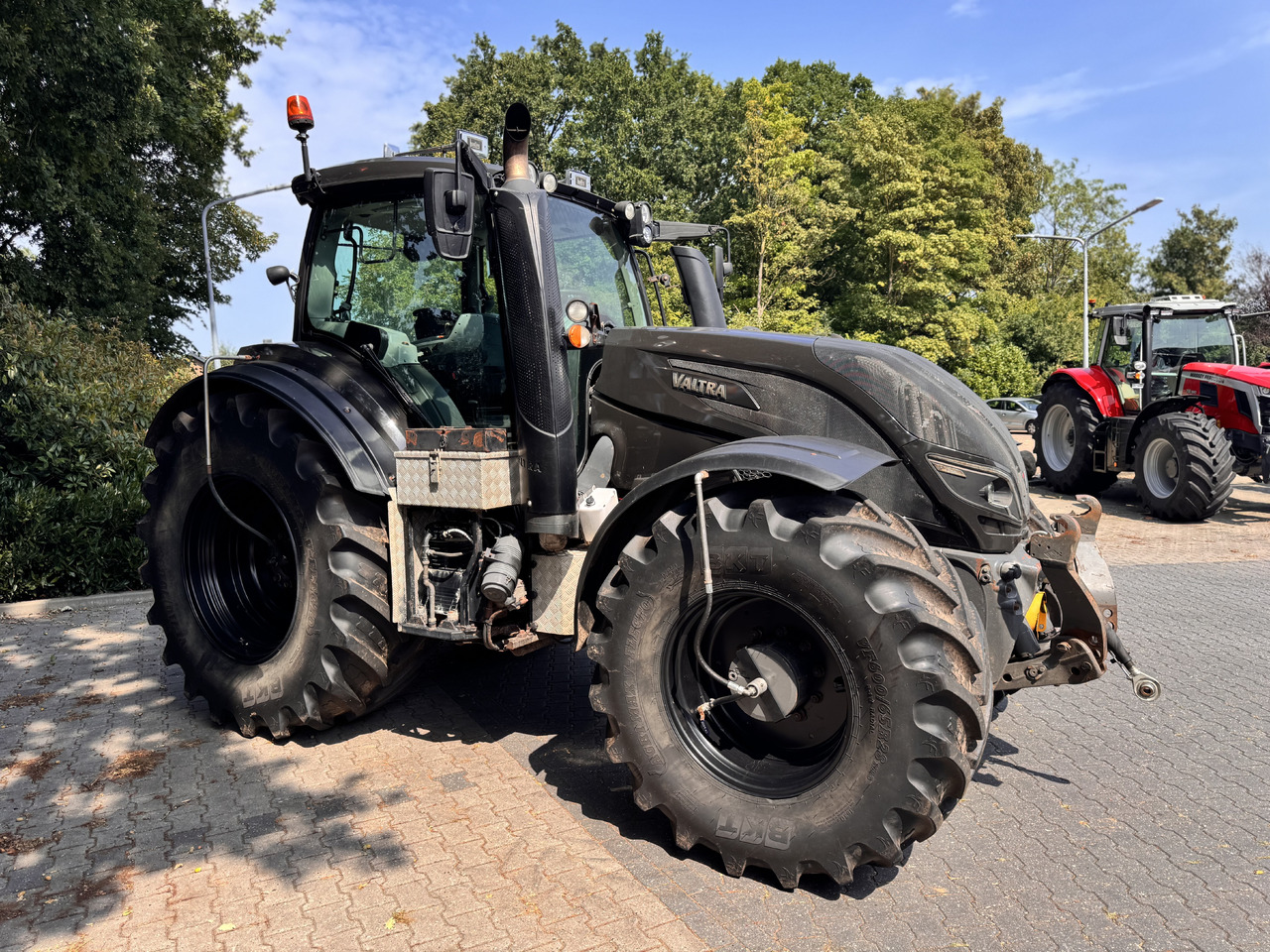 VALTRA T214 Direct - Traktori: kuva VALTRA T214 Direct - Traktori VALTRA T214 Direct - Traktori: kuva VALTRA T214 Direct - Traktori