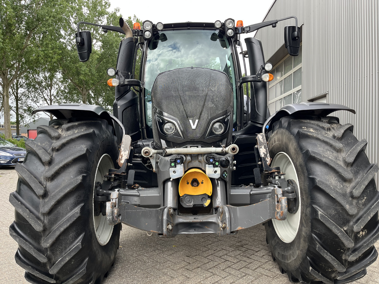 Valtra N174 Active - Traktori: kuva Valtra N174 Active - Traktori Valtra N174 Active - Traktori: kuva Valtra N174 Active - Traktori