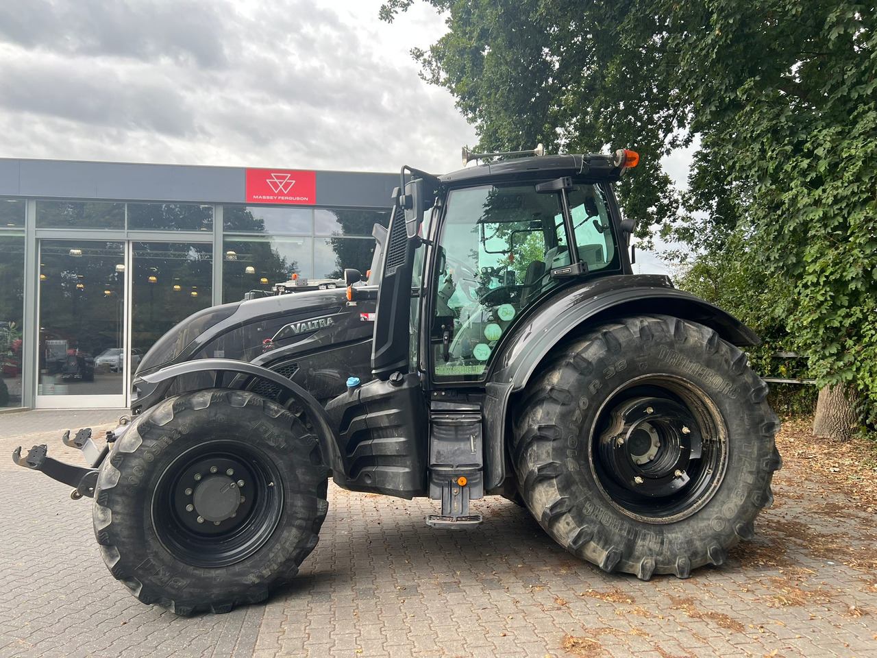 Valtra T174 Versu - Traktori: kuva Valtra T174 Versu - Traktori Valtra T174 Versu - Traktori: kuva Valtra T174 Versu - Traktori