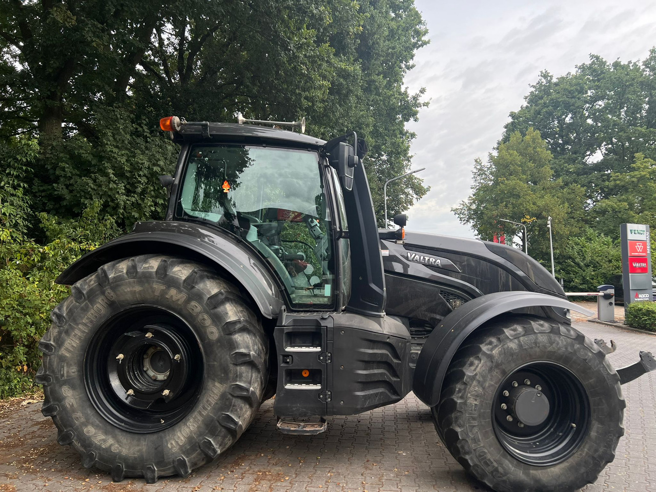 Valtra T174 Versu - Traktori: kuva Valtra T174 Versu - Traktori Valtra T174 Versu - Traktori: kuva Valtra T174 Versu - Traktori