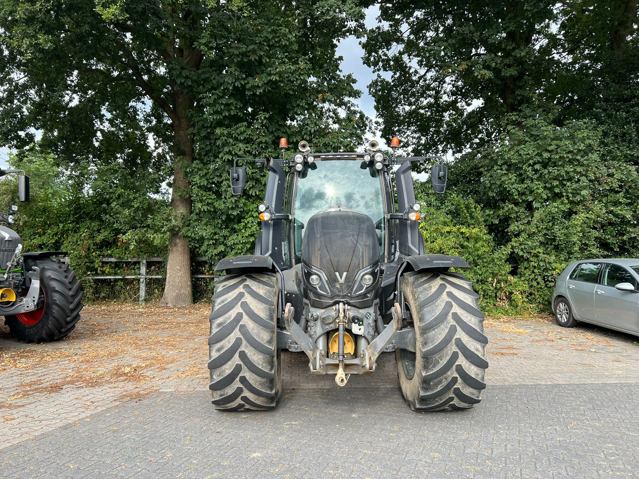 Valtra T174 Versu - Traktori: kuva Valtra T174 Versu - Traktori Valtra T174 Versu - Traktori: kuva Valtra T174 Versu - Traktori