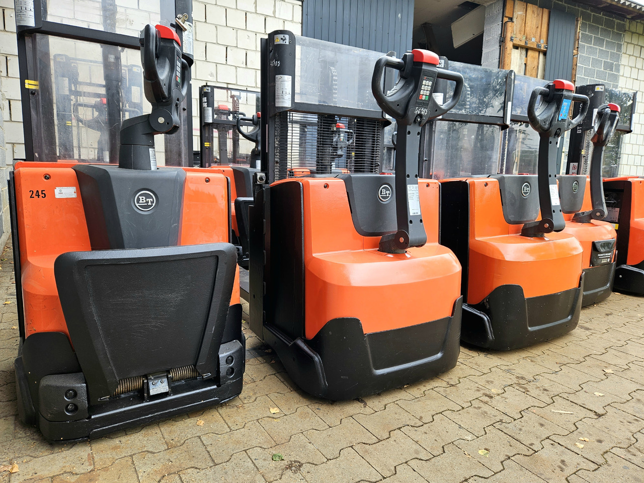 Toyota SWE 200D - Pinoamistrukki: kuva Toyota SWE 200D - Pinoamistrukki Toyota SWE 200D - Pinoamistrukki: kuva Toyota SWE 200D - Pinoamistrukki