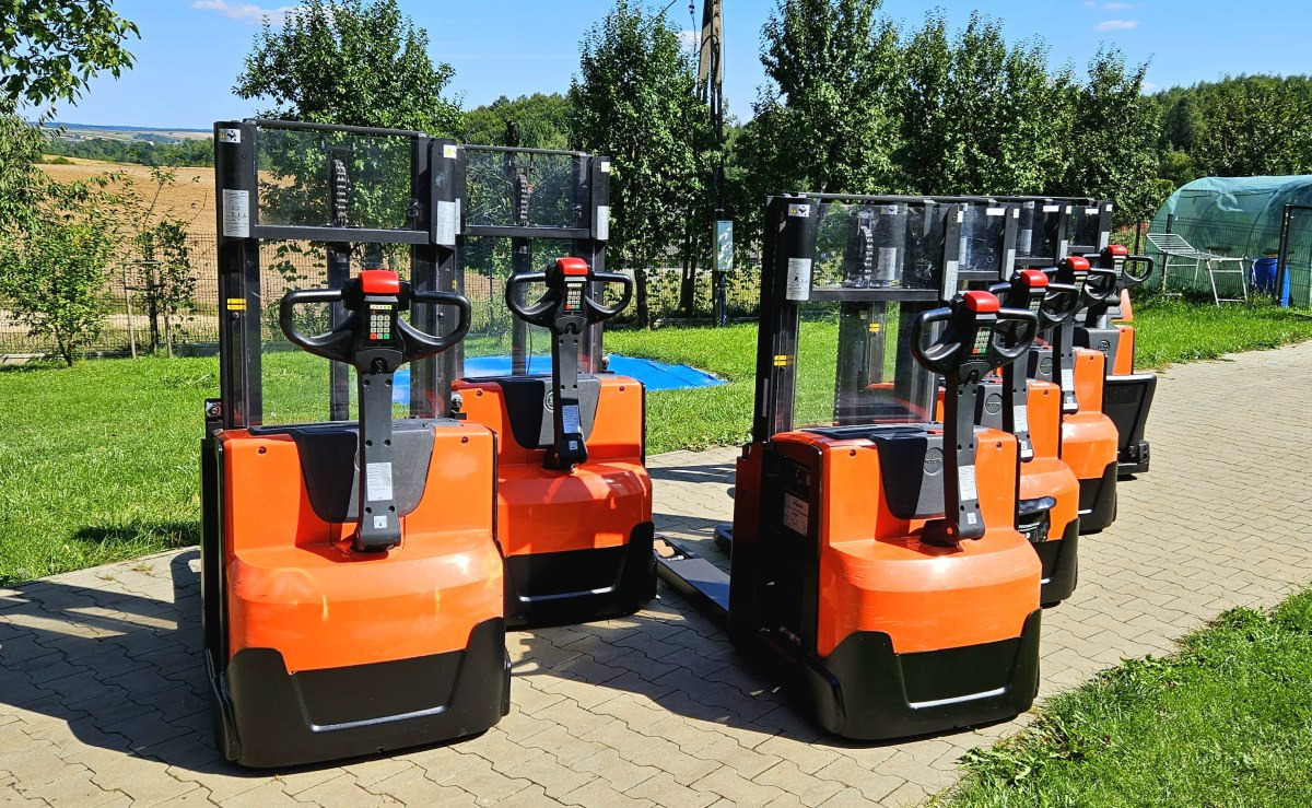 Toyota SWE 200D - Pinoamistrukki: kuva Toyota SWE 200D - Pinoamistrukki Toyota SWE 200D - Pinoamistrukki: kuva Toyota SWE 200D - Pinoamistrukki