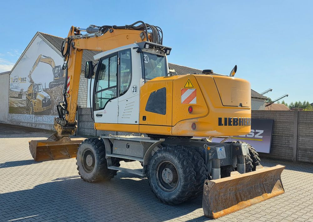 Liebherr A918 COMPACT, 2014 ROK, SW 48 LIKUFIX szybkozłącze - Pyöräalustainen kaivinkone: kuva Liebherr A918 COMPACT, 2014 ROK, SW 48 LIKUFIX szybkozłącze - Pyöräalustainen kaivinkone Liebherr A918 COMPACT, 2014 ROK, SW 48 LIKUFIX szybkozłącze - Pyöräalustainen kaivinkone: kuva Liebherr A918 COMPACT, 2014 ROK, SW 48 LIKUFIX szybkozłącze - Pyöräalustainen kaivinkone