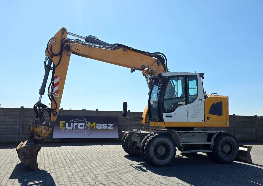 Liebherr A918 COMPACT, 2014 ROK, SW 48 LIKUFIX szybkozłącze - Pyöräalustainen kaivinkone: kuva Liebherr A918 COMPACT, 2014 ROK, SW 48 LIKUFIX szybkozłącze - Pyöräalustainen kaivinkone Liebherr A918 COMPACT, 2014 ROK, SW 48 LIKUFIX szybkozłącze - Pyöräalustainen kaivinkone: kuva Liebherr A918 COMPACT, 2014 ROK, SW 48 LIKUFIX szybkozłącze - Pyöräalustainen kaivinkone