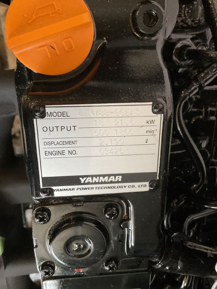 Yanmar 4TNV88 - Moottori: kuva Yanmar 4TNV88 - Moottori Yanmar 4TNV88 - Moottori: kuva Yanmar 4TNV88 - Moottori