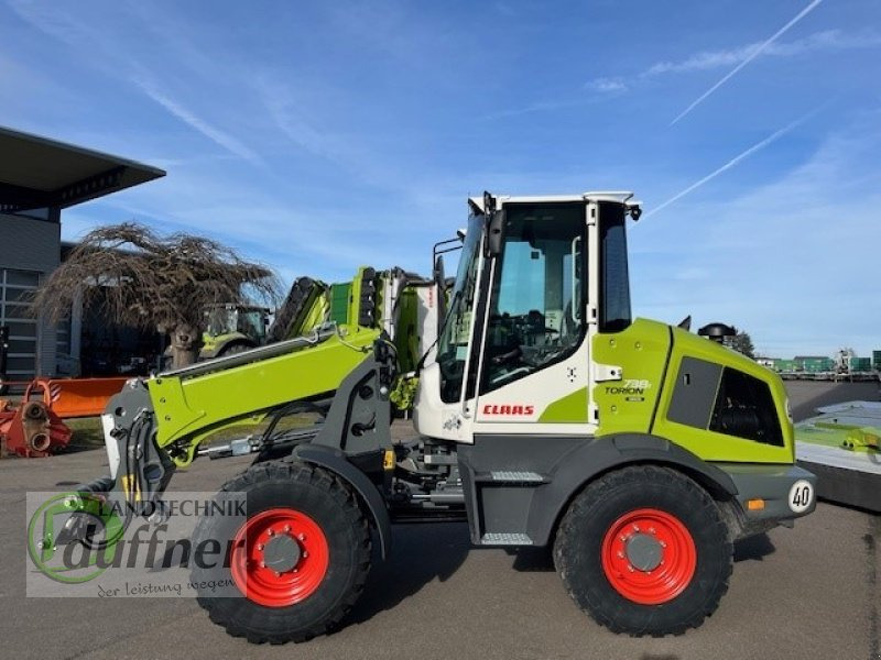 CLAAS TORION 738 T SINUS - Teleskooppikuormaaja: kuva CLAAS TORION 738 T SINUS - Teleskooppikuormaaja CLAAS TORION 738 T SINUS - Teleskooppikuormaaja: kuva CLAAS TORION 738 T SINUS - Teleskooppikuormaaja