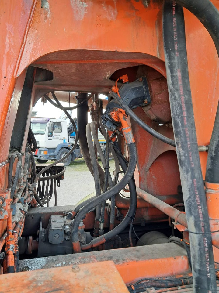 VOLVO FM 84R 440 SERMAC 4Z28 - Kuljetuspumppu: kuva VOLVO FM 84R 440 SERMAC 4Z28 - Kuljetuspumppu VOLVO FM 84R 440 SERMAC 4Z28 - Kuljetuspumppu: kuva VOLVO FM 84R 440 SERMAC 4Z28 - Kuljetuspumppu