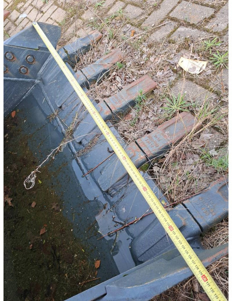 Hyundai Excavator Digging Bucket 140, 61K4-30701 - Kauha - Rakennuskoneet: kuva Hyundai Excavator Digging Bucket 140, 61K4-30701 - Kauha - Rakennuskoneet Hyundai Excavator Digging Bucket 140, 61K4-30701 - Kauha - Rakennuskoneet: kuva Hyundai Excavator Digging Bucket 140, 61K4-30701 - Kauha - Rakennuskoneet