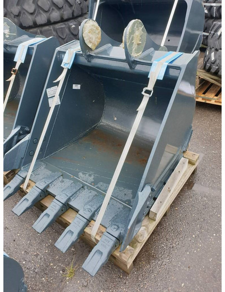 Hyundai Excavator digging bucket 140, 61K4-30101 - Kauha - Rakennuskoneet: kuva Hyundai Excavator digging bucket 140, 61K4-30101 - Kauha - Rakennuskoneet Hyundai Excavator digging bucket 140, 61K4-30101 - Kauha - Rakennuskoneet: kuva Hyundai Excavator digging bucket 140, 61K4-30101 - Kauha - Rakennuskoneet