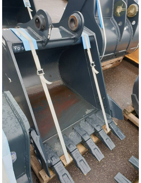 Hyundai Excavator digging bucket 140, 61K4-30501 - Kauha - Rakennuskoneet: kuva Hyundai Excavator digging bucket 140, 61K4-30501 - Kauha - Rakennuskoneet Hyundai Excavator digging bucket 140, 61K4-30501 - Kauha - Rakennuskoneet: kuva Hyundai Excavator digging bucket 140, 61K4-30501 - Kauha - Rakennuskoneet