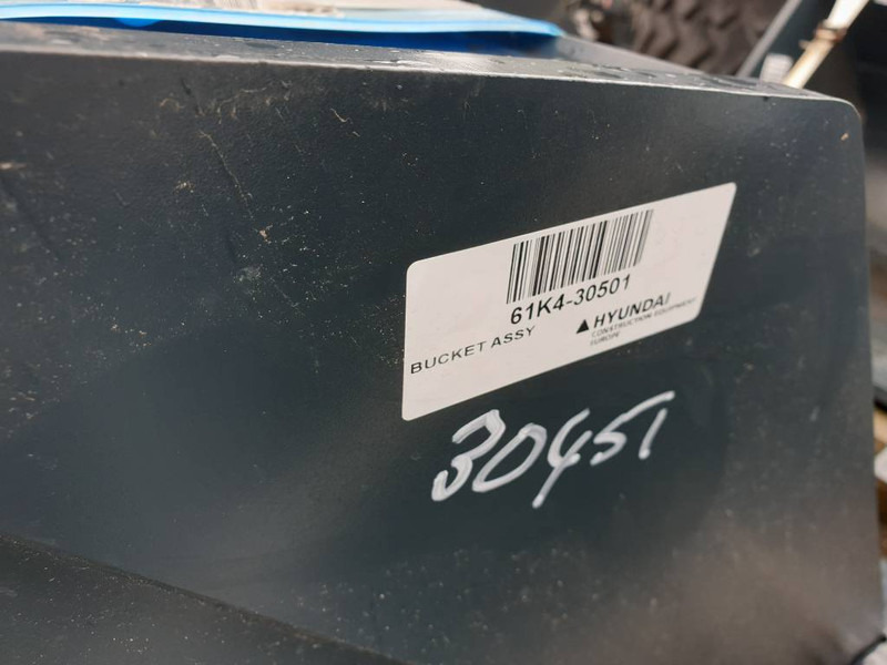 Hyundai Excavator digging bucket 140, 61K4-30501 - Kauha - Rakennuskoneet: kuva Hyundai Excavator digging bucket 140, 61K4-30501 - Kauha - Rakennuskoneet Hyundai Excavator digging bucket 140, 61K4-30501 - Kauha - Rakennuskoneet: kuva Hyundai Excavator digging bucket 140, 61K4-30501 - Kauha - Rakennuskoneet