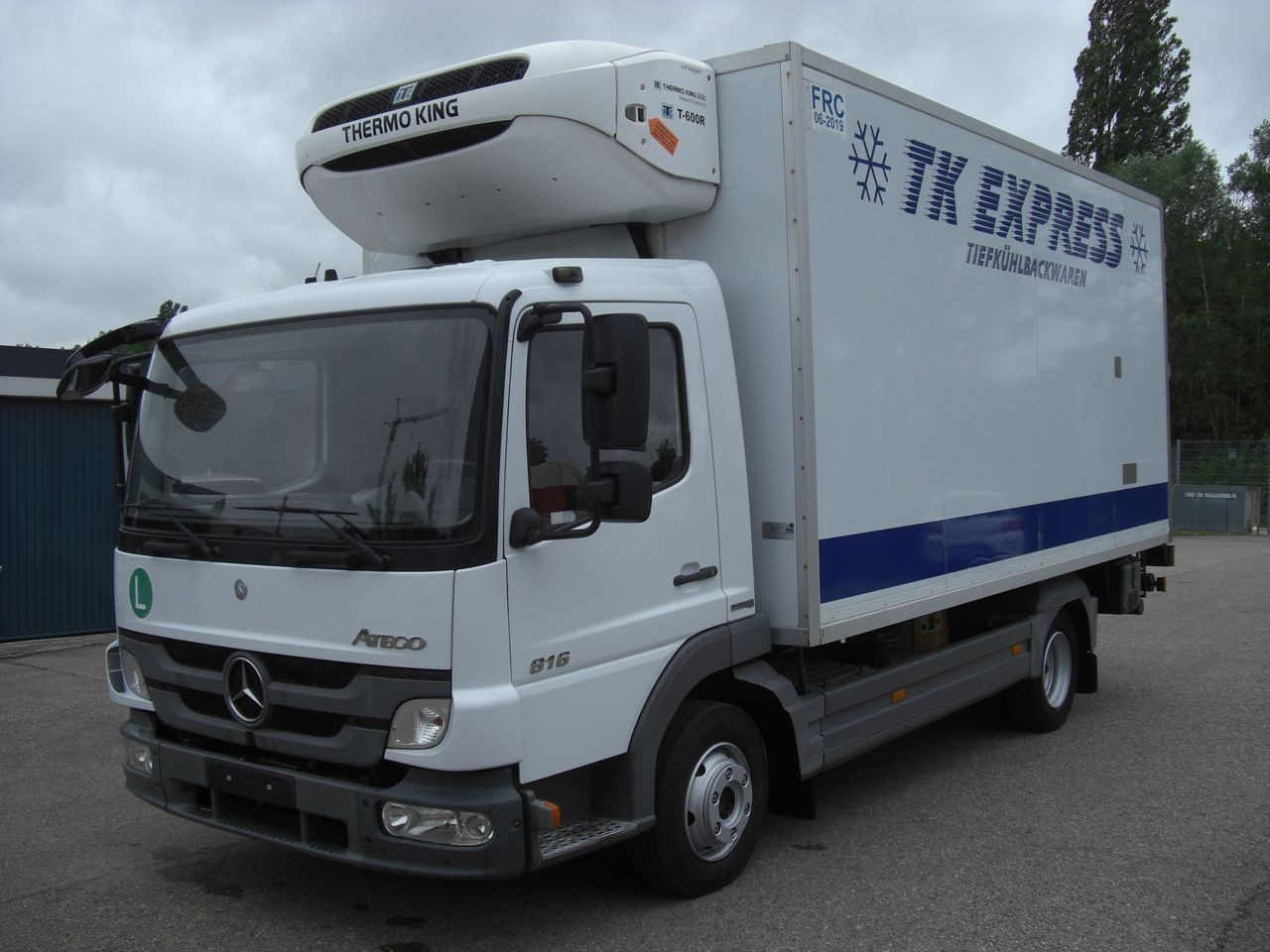 Mercedes-Benz 816 / Tiefkühler / LBW Mercedes-Benz 816 / Tiefkühler / LBW - Kylmäauto: kuva Mercedes-Benz 816 / Tiefkühler / LBW Mercedes-Benz 816 / Tiefkühler / LBW - Kylmäauto Mercedes-Benz 816 / Tiefkühler / LBW Mercedes-Benz 816 / Tiefkühler / LBW - Kylmäauto: kuva Mercedes-Benz 816 / Tiefkühler / LBW Mercedes-Benz 816 / Tiefkühler / LBW - Kylmäauto