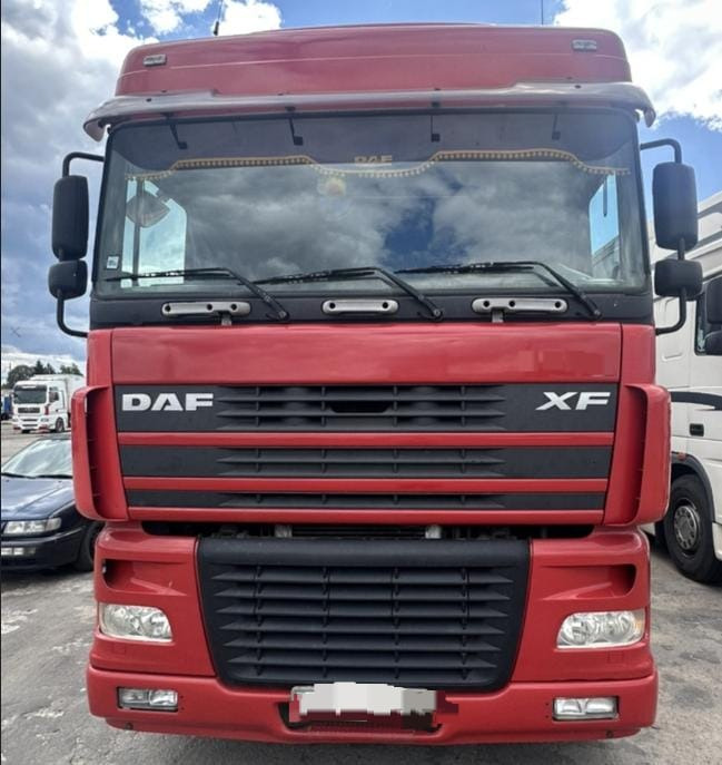 DAF XF 95 - Vetopöytäauto: kuva DAF XF 95 - Vetopöytäauto DAF XF 95 - Vetopöytäauto: kuva DAF XF 95 - Vetopöytäauto
