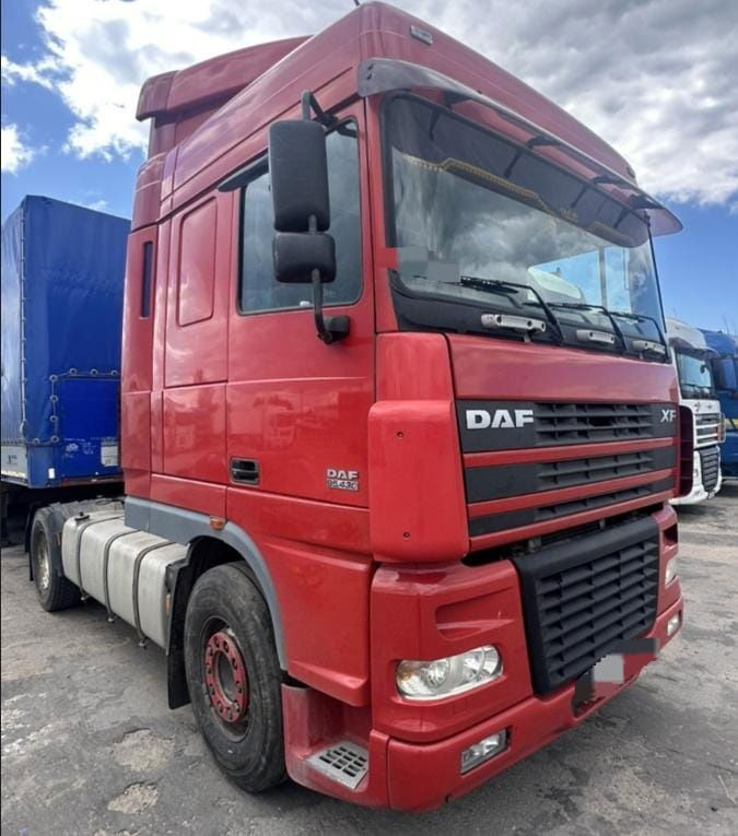 DAF XF 95 Tractor unit - Vetopöytäauto: kuva DAF XF 95 Tractor unit - Vetopöytäauto DAF XF 95 Tractor unit - Vetopöytäauto: kuva DAF XF 95 Tractor unit - Vetopöytäauto